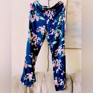 Victoria secret satin blue floral pajama pants. Size small.